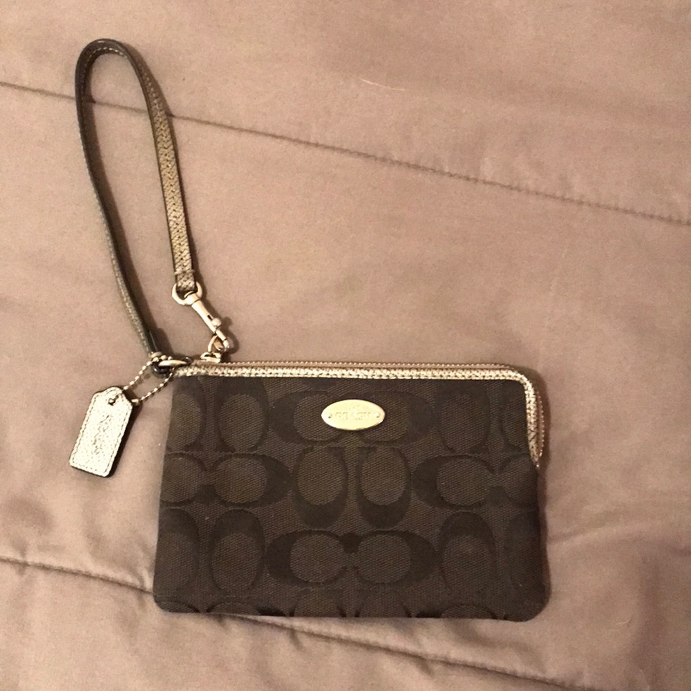 Coach - black wristlet
